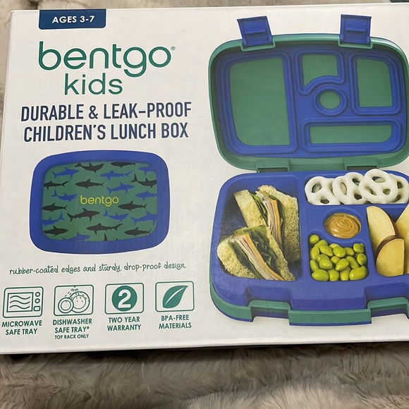 Bentgo Kid’s Shark Bentgo Lunchbox - Picture 2 of 12